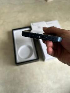 iPhone 15 Pro 128gb 89% batt Airpods/Fast Charger/Delivery - Photo 3