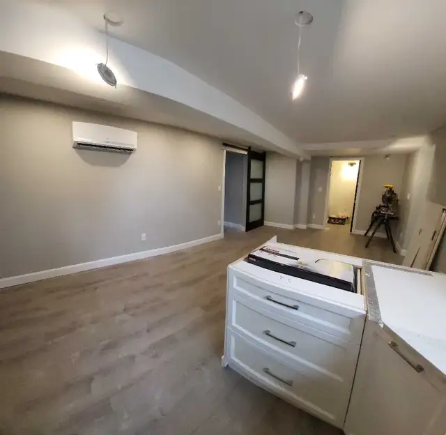 WESTEND 1 BEDROOM AVAIL. MAY 1 - Photo 3