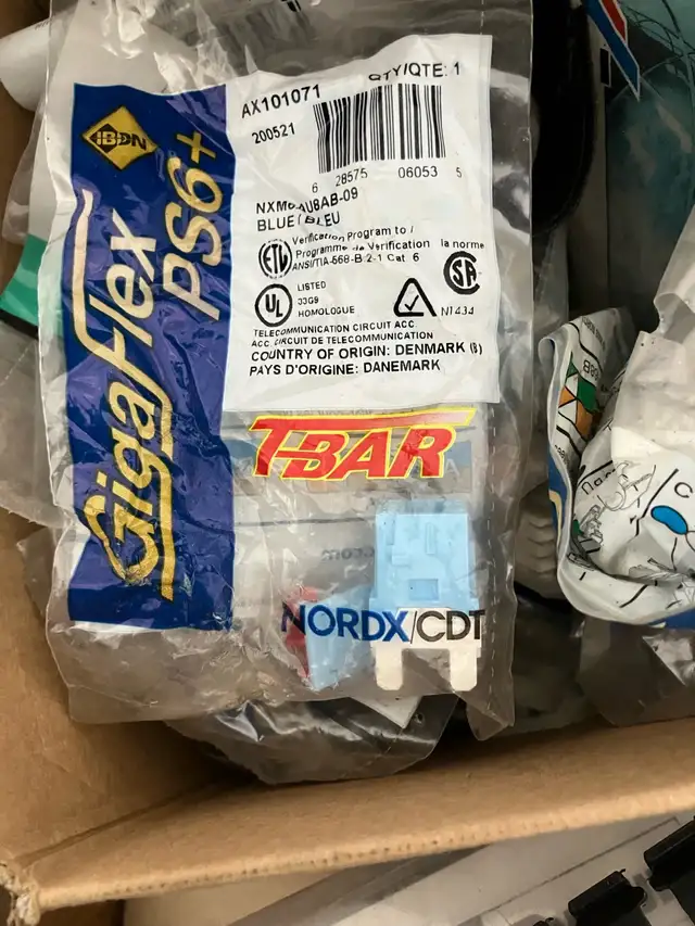 Data and communications - Photo 6