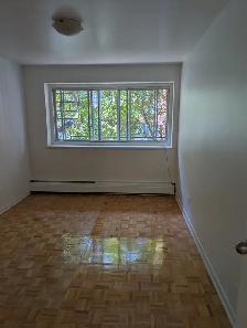 BEAU GRAND 3½, CDN près Hôpital Juif, Ste-Justine,HEC, 1ER JUILL - Photo 4