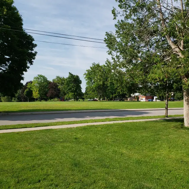 two bedroom apartment for rent in Lindsay - Photo 2