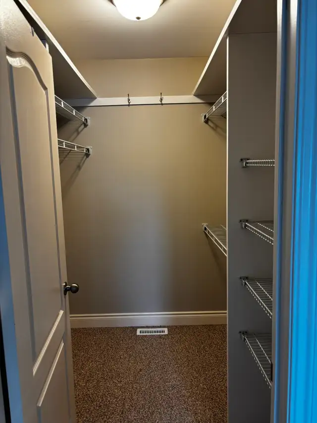 two bedroom apartment for rent in Lindsay - Photo 4