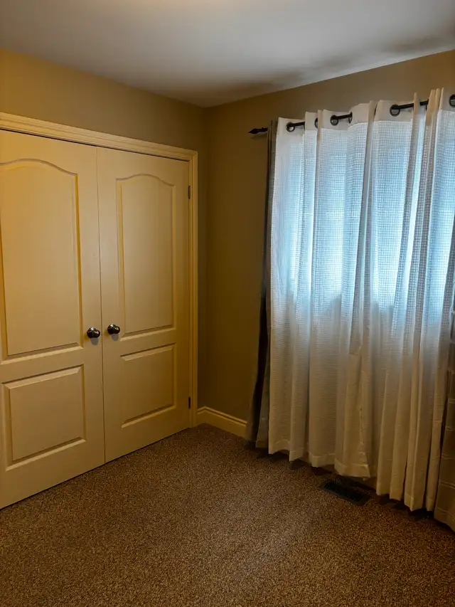two bedroom apartment for rent in Lindsay - Photo 7