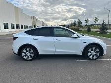 2022 Tesla Model Y 7 seater - Photo 2