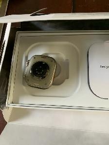 BNIB Apple Watch - Photo 2