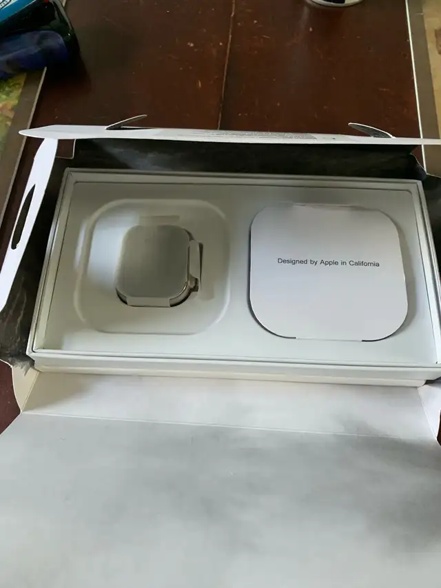 BNIB Apple Watch - Photo 3