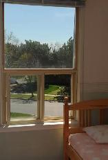 Finch/Warden - Clean, bright, quiet, large private 2nd floor rm. - Photo 2