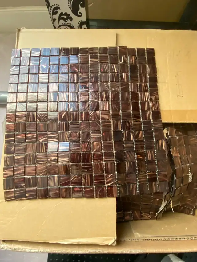 Brown backsplash never use in box weighs approximately 75 lbs - Photo 2