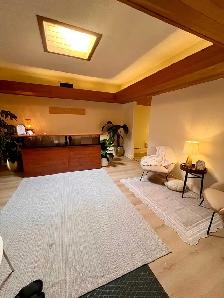 Room for Rent in Established RMT Wellness Space - Photo 4