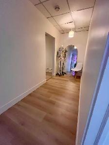 Room for Rent in Established RMT Wellness Space - Photo 10