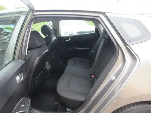 2016 Kia Optima LX - Photo 12