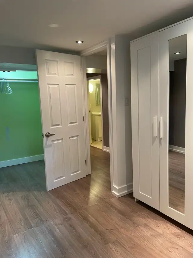 Room for Rent in East York - Photo 2