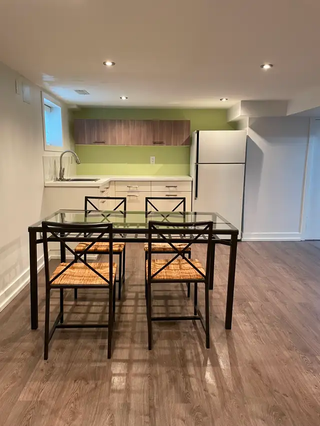 Room for Rent in East York - Photo 3