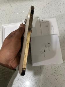 iPhone 12 Pro max 128GB Airpods Pkg/Delivery - Photo 4