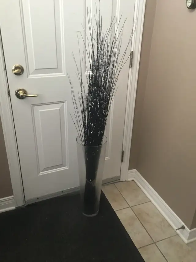 Decorative Glass Flower VaseCA$45 - Photo 4