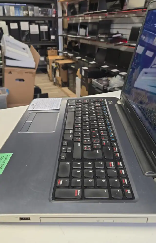 Laptop Dell Inspiron 5737 17,3po i5-4200U 8Go SSD 256Go DVD HDMI - Photo 2