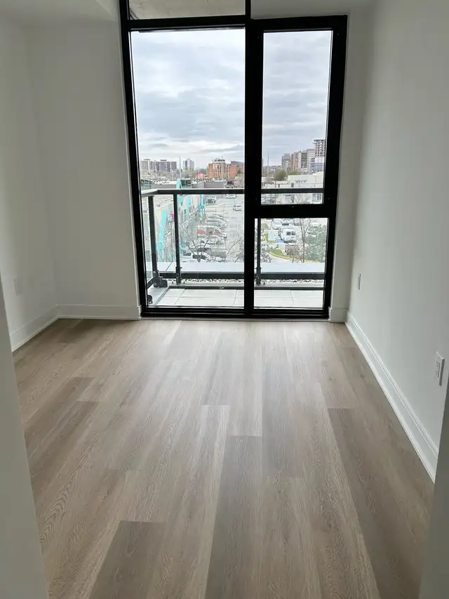 2 BEDROOM plus Den, 2 BATHROOMS - Photo 2