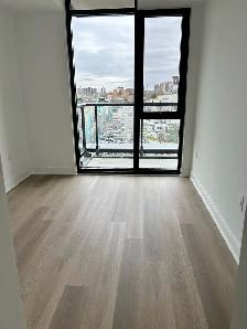 2 BEDROOM plus Den, 2 BATHROOMS - Photo 2