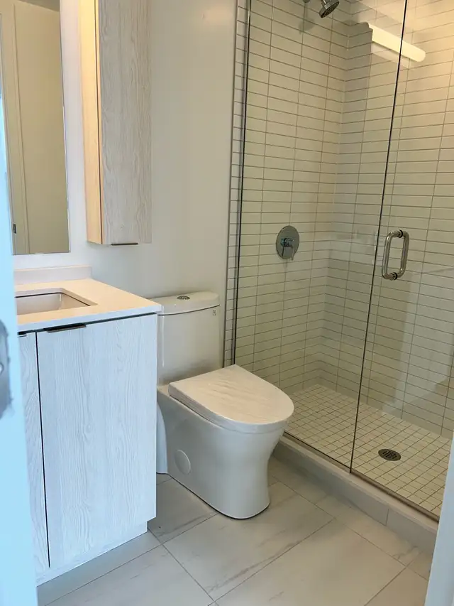 2 BEDROOM plus Den, 2 BATHROOMS - Photo 4