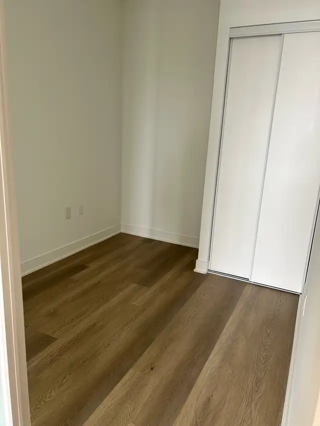 2 BEDROOM plus Den, 2 BATHROOMS - Photo 5