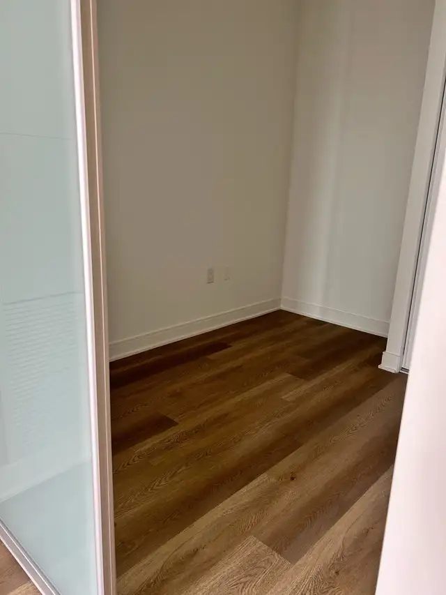 2 BEDROOM plus Den, 2 BATHROOMS - Photo 6