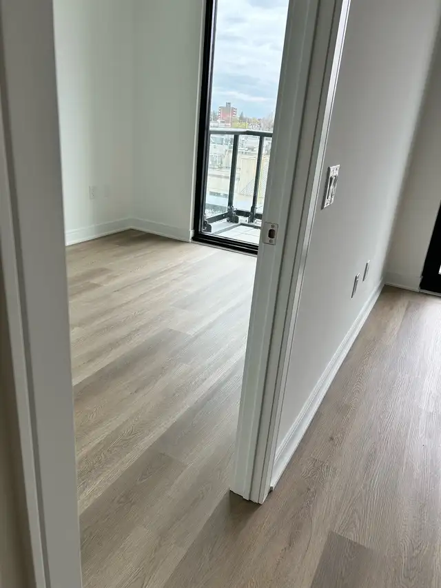 2 BEDROOM plus Den, 2 BATHROOMS - Photo 7