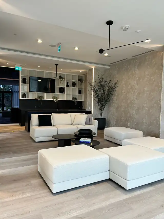 2 BEDROOM plus Den, 2 BATHROOMS - Photo 9