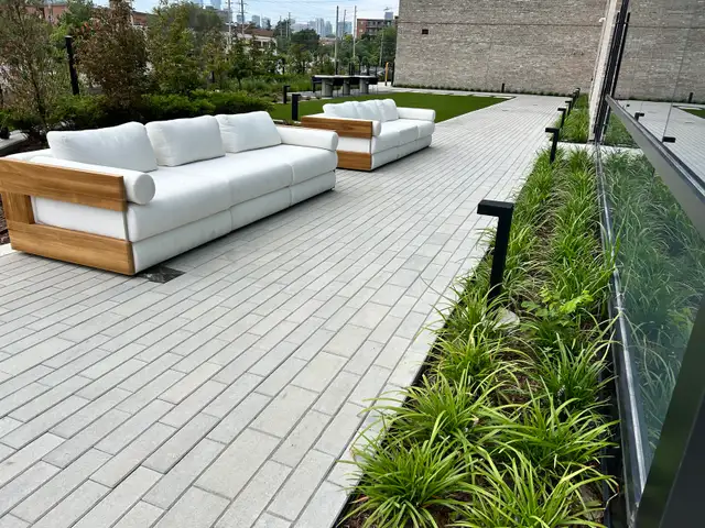 2 BEDROOM plus Den, 2 BATHROOMS - Photo 10