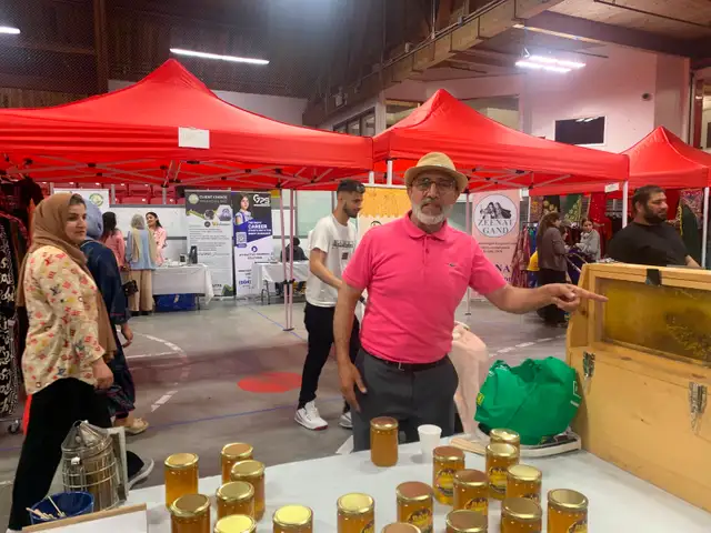 Life honey bee presentation for children and adult - Photo 5