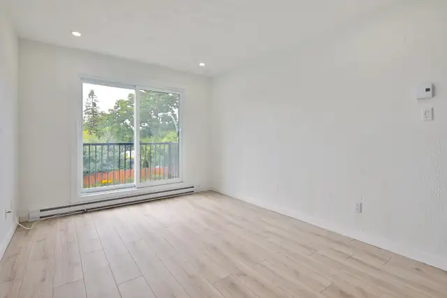 3 1/2 RÉNOVÉ À NEUF (STYLE CONDO) BROSSARD - Photo 3