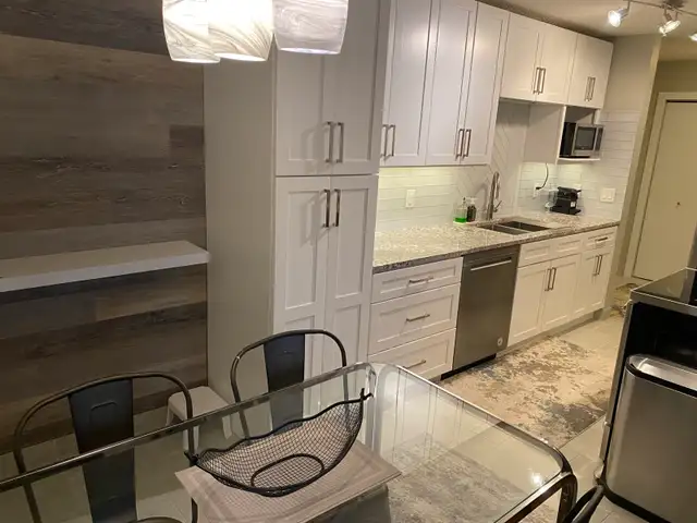 LARGE ROOM FOR RENT $800