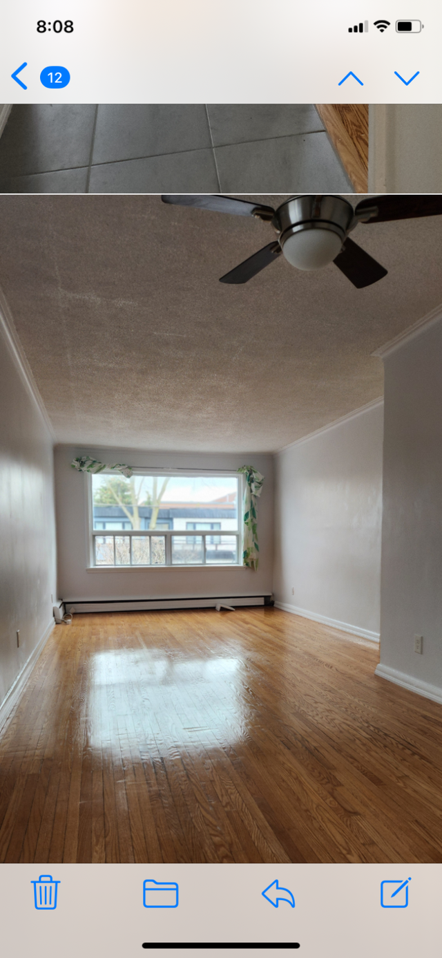 $2300 - 2 Bedroom Bright, Newly renovated.  Great neighbourhood - Photo 3