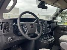 2022 GMC Savana - Photo 6