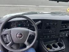 2022 GMC Savana - Photo 8