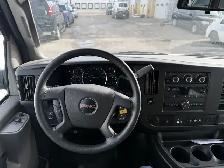 2022 GMC Savana - Photo 9