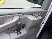 2022 GMC Savana - Photo 12