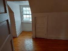 3 Bedroom Sandy Hill Apartments for Rent (Somerset/Blackburn) - Photo 9