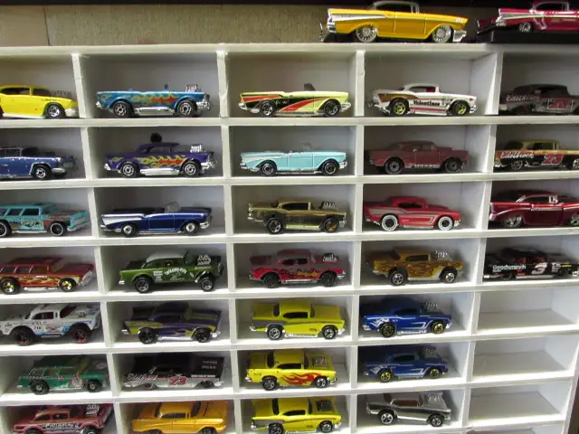 Hot Wheels  55-57 Chevy Shoebox collection, 88 cars total - Photo 3