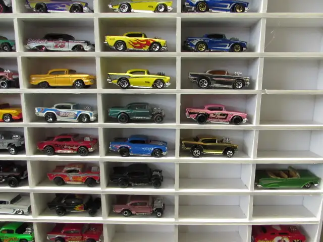 Hot Wheels  55-57 Chevy Shoebox collection, 88 cars total - Photo 5