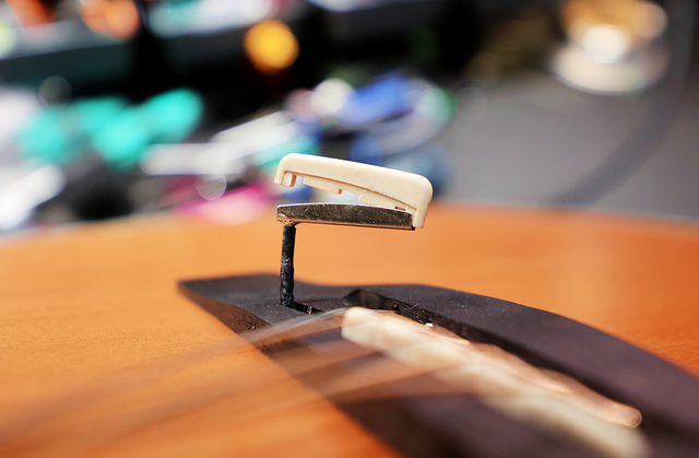 Ajustement & réparation guitare acoustique & classique - Luthier - Photo 5