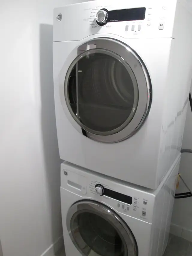 Furnished Master Room, Private Washroom, All Utilities Provided - Photo 7