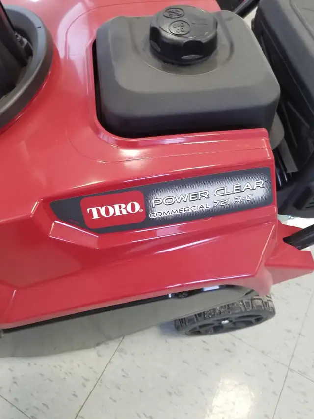 Toro Snowblower BLOWOUT - Photo 2