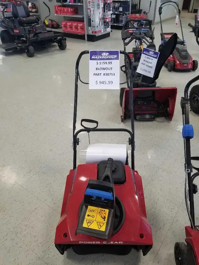 Toro Snowblower BLOWOUT - Photo 5