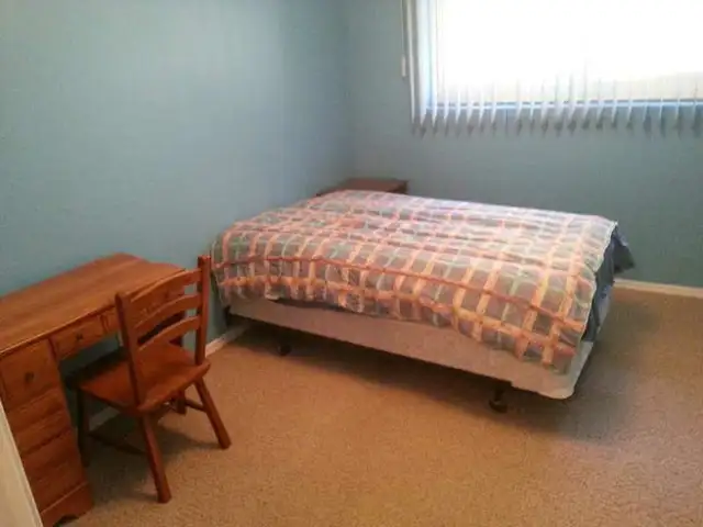 Room Rental - Photo 2