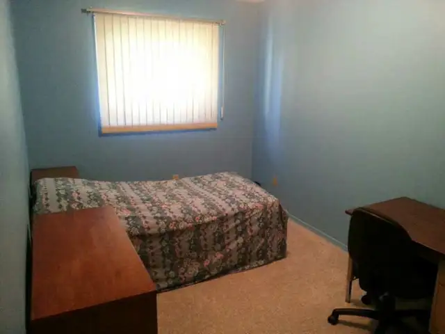 Room Rental - Photo 3