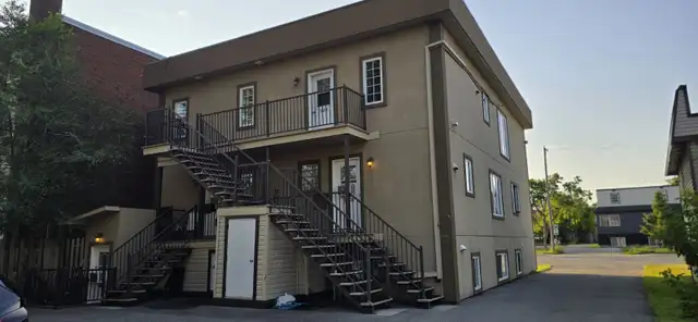 AUBAIN - 995$ - 4 1/2 - RDC - IMMEUBLE BIEN ENTRETENU - Photo 2