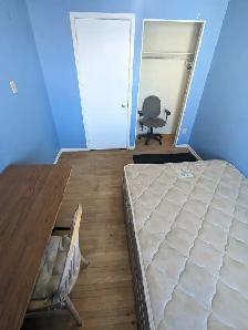 Wallkey close to Henry Gate Mall town house available now ! - Photo 2