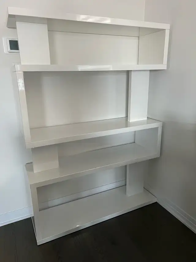 2x Modern bookshelves