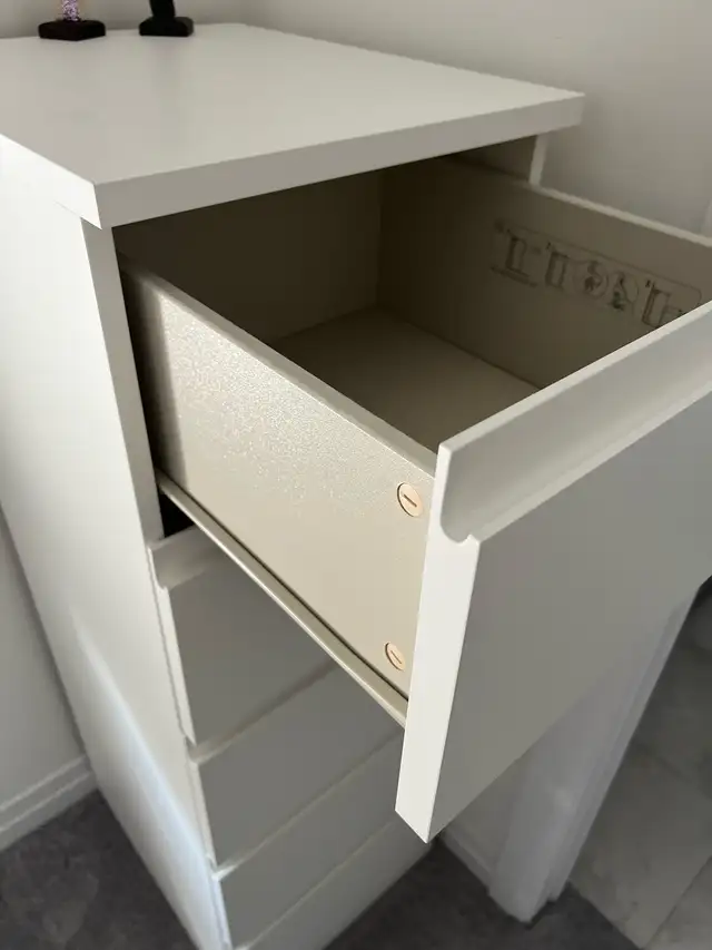 Brand new dresser - Photo 3