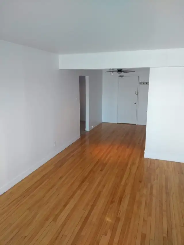 Beau très grand 3 ½  CDN, rue Kindersley, 1er juillet - Photo 3